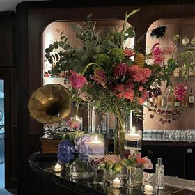 fwthumbEvent flowers The Fairmont Windsor Park protea, gladioli, clematis, peonie, giners.jpg